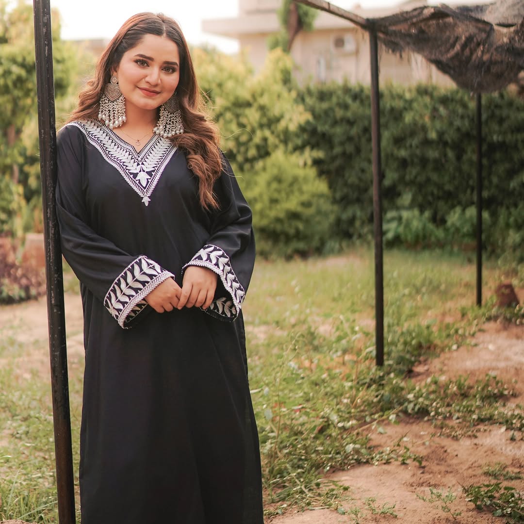 WARDA EMB LONG LENGH 2PC