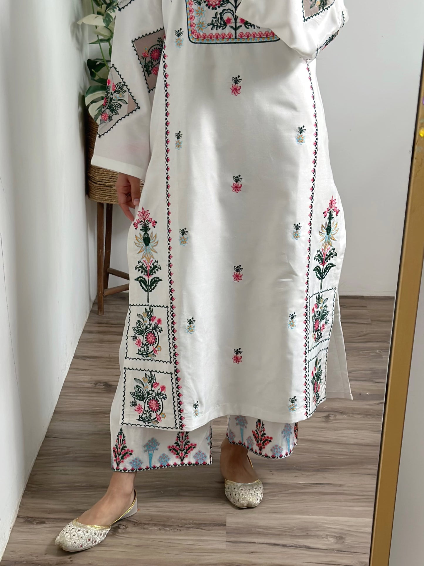 WHITE DOVE EMB 2PC